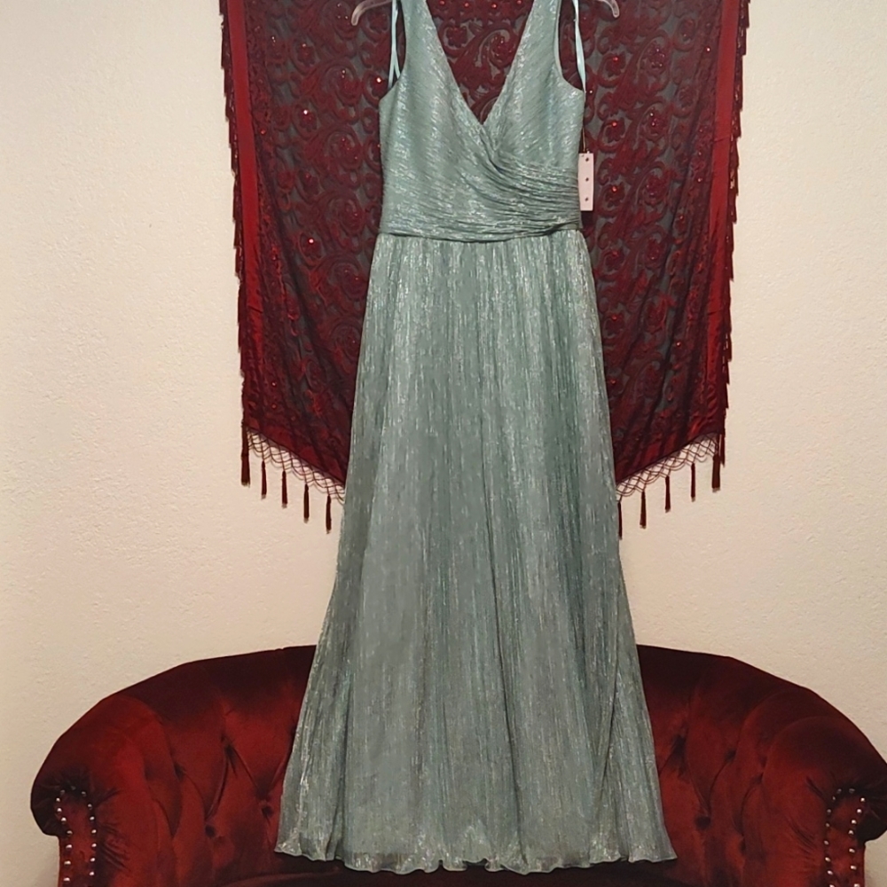 Allure Bridesmaid Dress 1476 Size 16 Color Waterfall